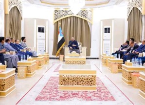 الرئيس الزُبيدي يعقد اجتماعا مشتركا بالإدارة العامة للشؤون الخارجية وفريقي التفاوض والحوار الوطني الجنوبي