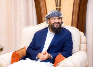 عضو مجلس القيادة الرئاسي عبدالرحمن أبو زرعة يجرى اتصالاً هاتفياً بقائد محور علب باقم اللواء ياسر مجلي.