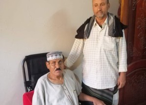 المستشار ناصر زيد اليوسفي يطمئن على الحالة الصحية للواء صالح عبد عبدالله قائد الدفاع الساحلي السابق 