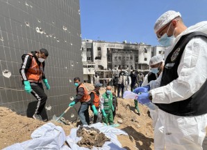 غزة: انتشال 30 جثة أخفاها الجيش الإسرائيلي في مقبرتين بمستشفى الشفاء